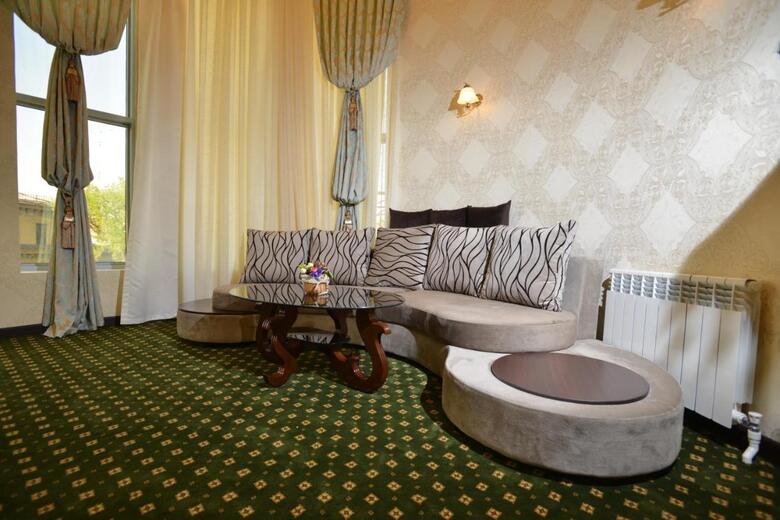 Gloria Hotel