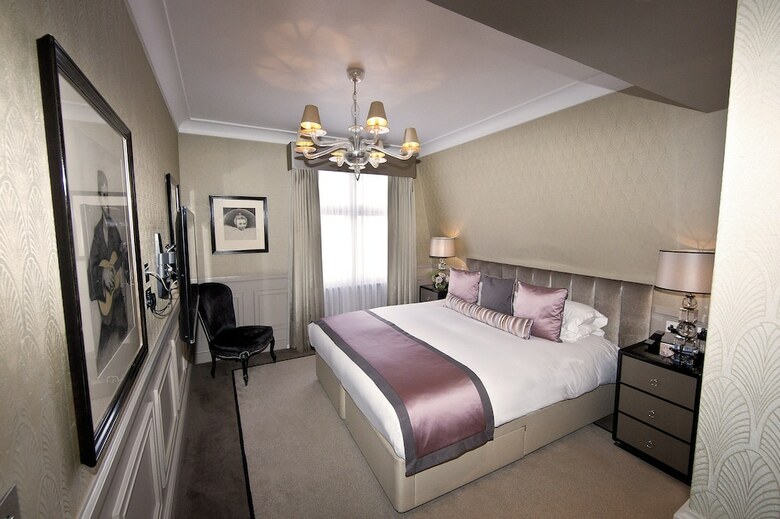 St James Hotel & Club