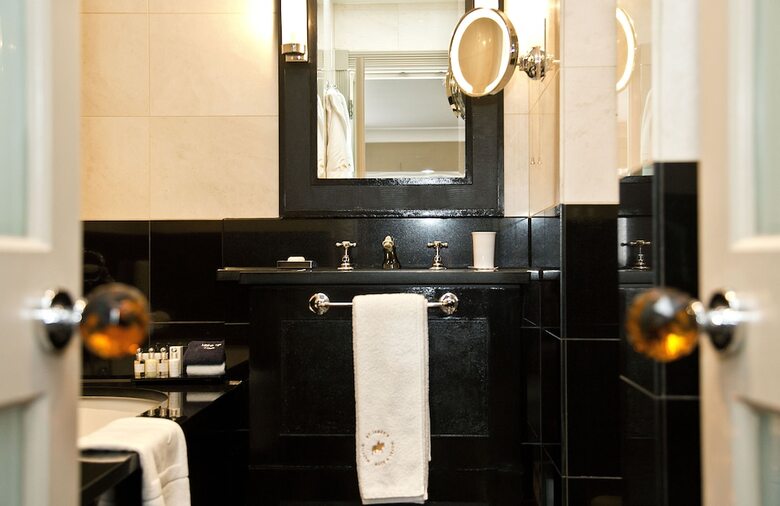 St James Hotel & Club