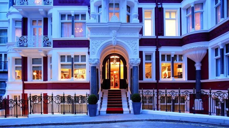 St James Hotel & Club