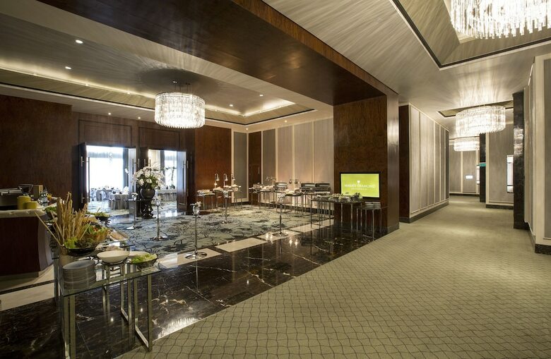 Hotel Makati Diamond Residences