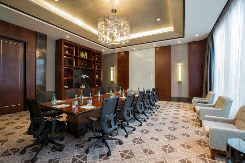 Hotel Makati Diamond Residences