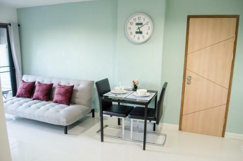 Luxury Apartment With Massage Chair