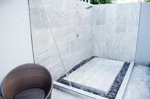 Luxury Apartment With Massage Chair