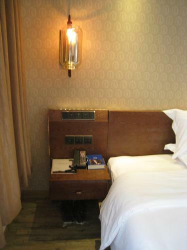 Hotel James Joyce Coffetel Guangzhou Panyu Changlong