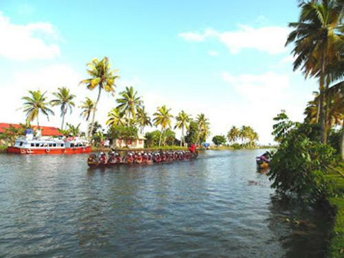 Eco Trails Houseboats