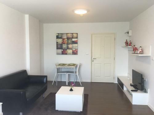 Apartamento Baan Kun Koey Condo