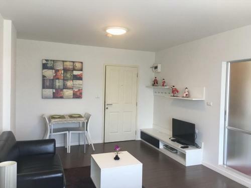Apartamento Baan Kun Koey Condo