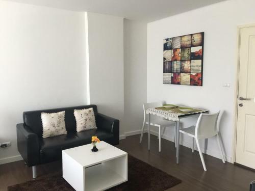 Apartamento Baan Kun Koey Condo