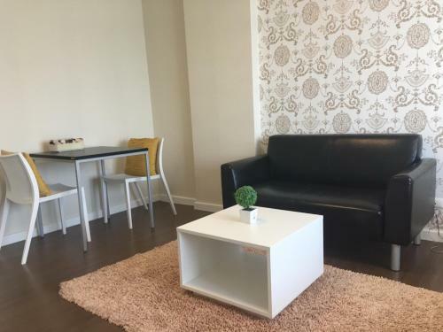 Apartamento Baan Kun Koey Condo