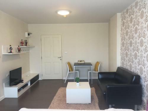 Apartamento Baan Kun Koey Condo