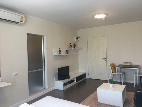 Apartamento Baan Kun Koey Condo