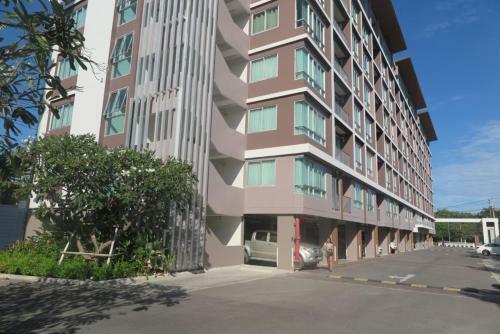 Apartamento Baan Kun Koey Condo