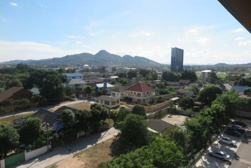 Apartamento Baan Kun Koey Condo