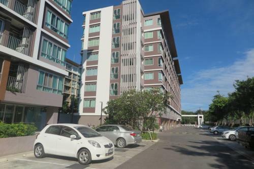 Apartamento Baan Kun Koey Condo
