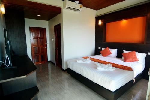 The Sea @ Lanta Hotel