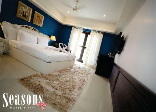 Seasons Hotel & Spa