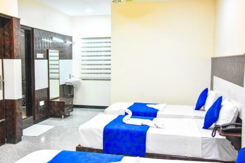 Hotel Rathnavel Towers