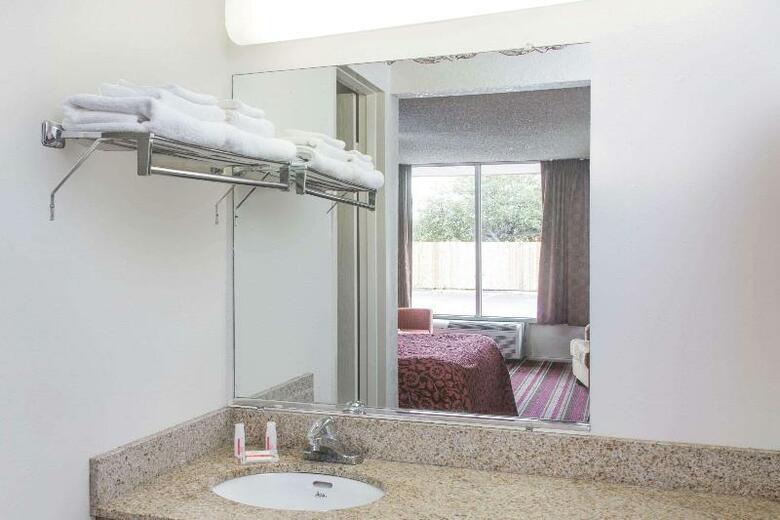 Hotel Days Inn South