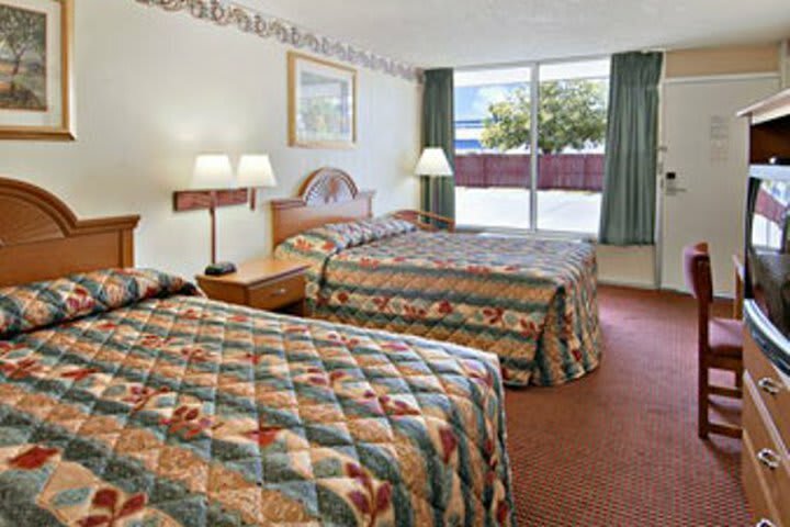 Hotel Days Inn South