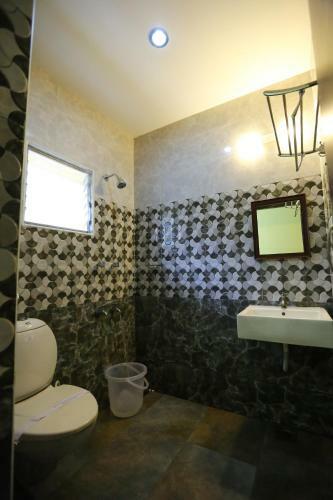 Hostal Season 4 Guest House