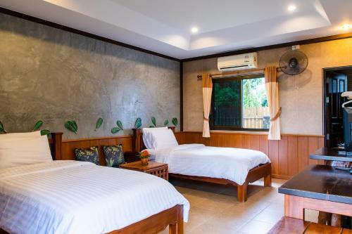 Hotel Baanrimnam Resort Trat