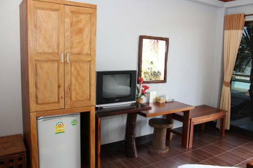 Hotel Baanrimnam Resort Trat