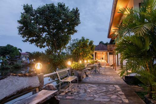 Hotel Baanrimnam Resort Trat
