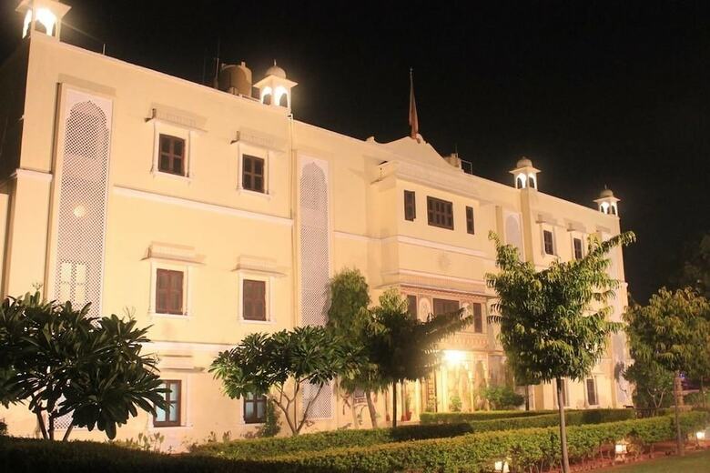 Hotel Roop Vilas Palace