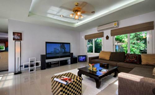 4 Bedroom Villa In Chaweng (p1)