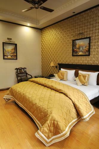 Hotel Diplomat Residency