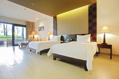 Hotel Olalani Resort & Condotel
