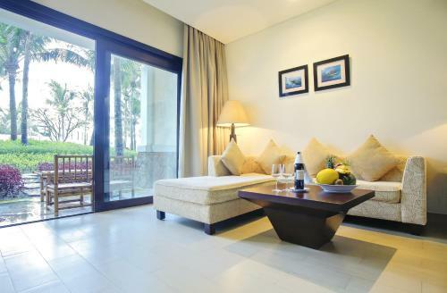 Hotel Olalani Resort & Condotel