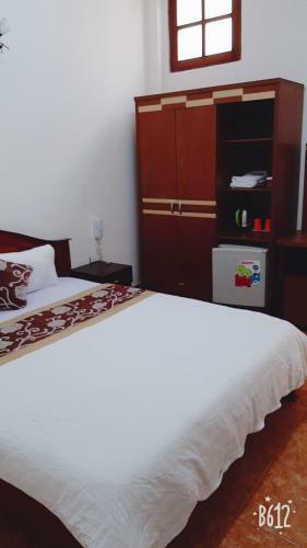 Hostal M & T Hotel
