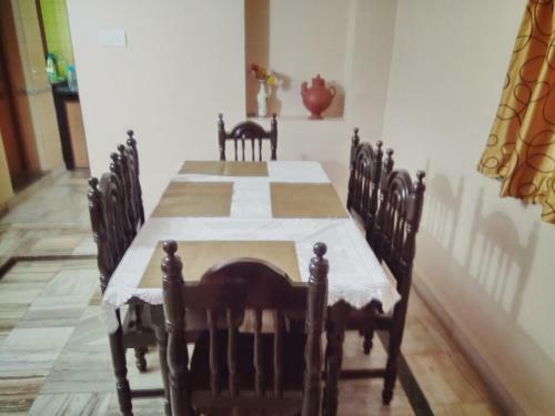 Hostal Menezes House