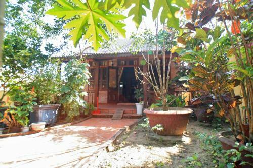 Villa Wooden House Holiday Rental