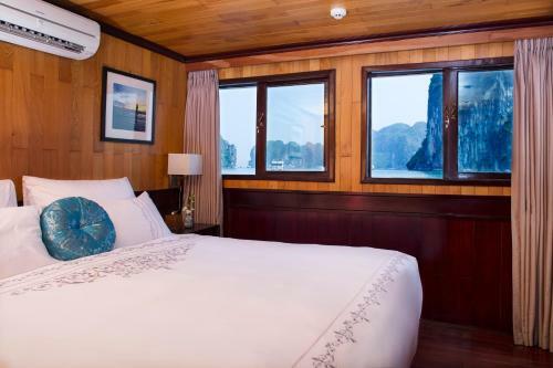 Aphrodite Cruise