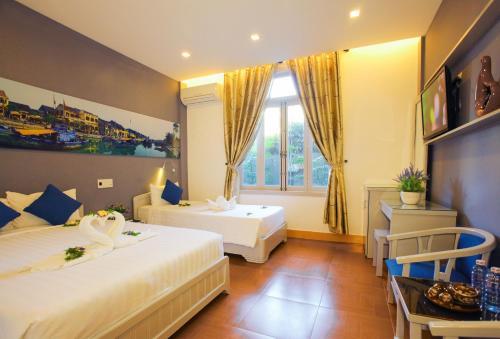 Green Field Hotel