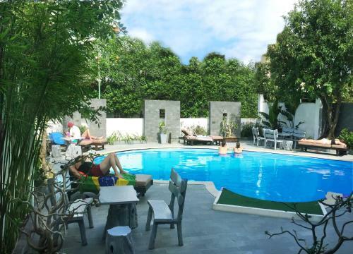 Green Field Hotel