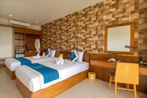 Aurora Riverside Hotel & Villas