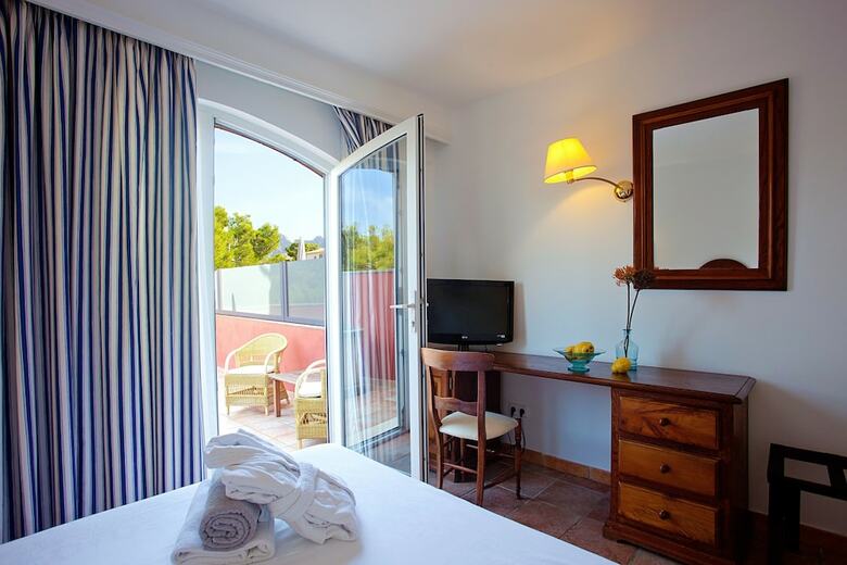 Hotel Cala Sant Vicen�