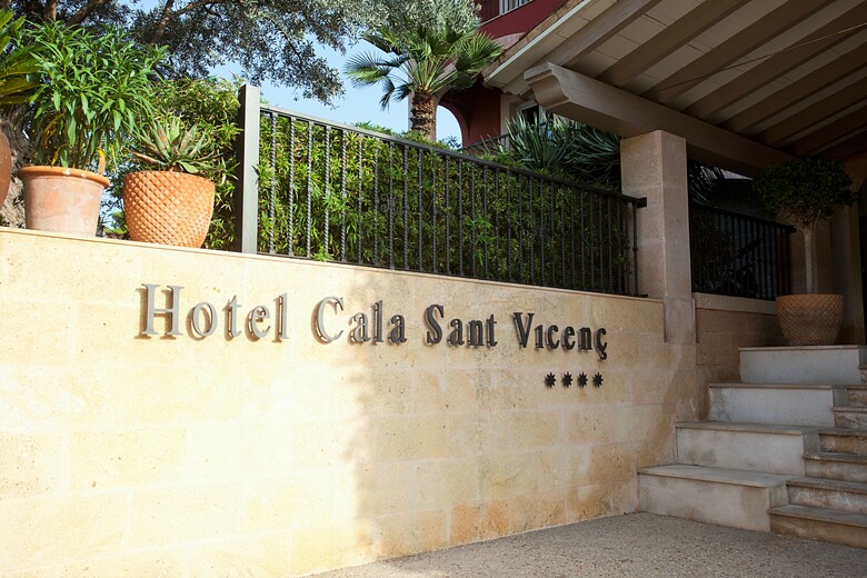 Hotel Cala Sant Vicen�