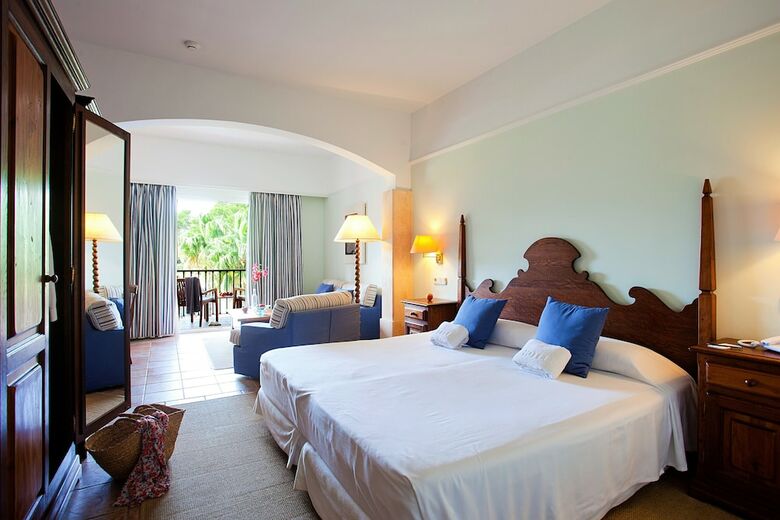 Hotel Cala Sant Vicen�
