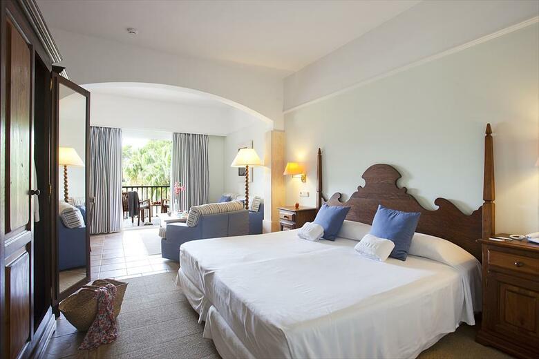 Hotel Cala Sant Vicen�