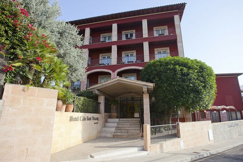 Hotel Cala Sant Vicen�