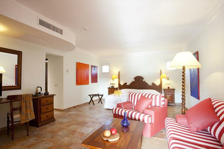 Hotel Cala Sant Vicen�