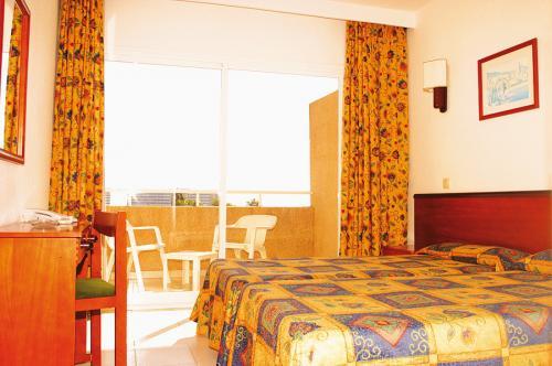 Hotel Club Cala Romani