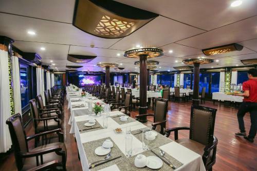 Starlight Cruise