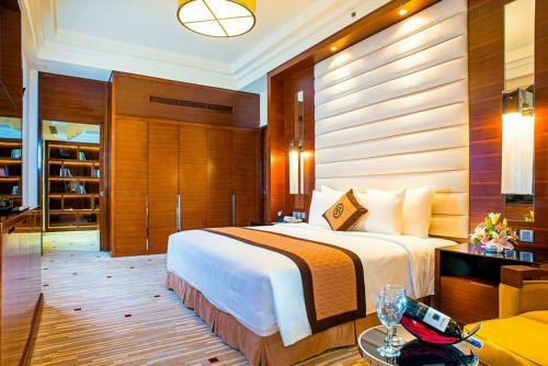 Royal Halong Hotel