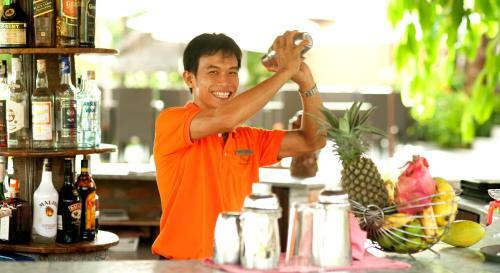 Hotel Vinh Hung Riverside Resort & Spa